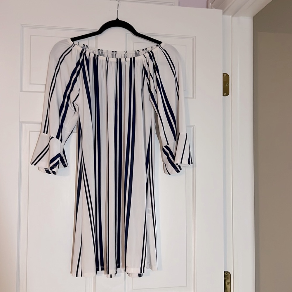 White- and navy-striped tunic with flared medium sleeves